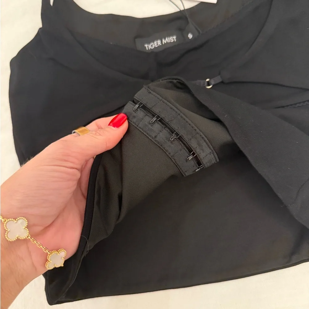 Tiger Mist Black Tank Top - Picture 3 of 5